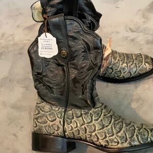 Men’s cowboy boots size 9 junior new
